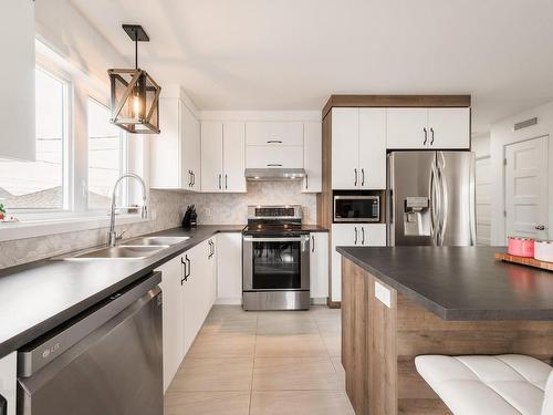 Kitchen - 2250 Rue Du Manoir, Drummondville, QC - Indoor Photo Showing Kitchen With Double Sink