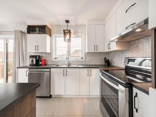 Kitchen - 2250 Rue Du Manoir, Drummondville, QC - Indoor Photo Showing Kitchen With Double Sink