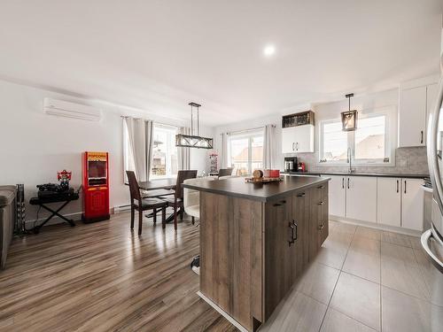 Overall view - 2250 Rue Du Manoir, Drummondville, QC - Indoor Photo Showing Kitchen With Upgraded Kitchen