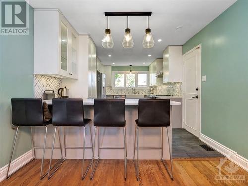 571 Duff Crescent, Beacon Hill North - South And Area (2102 - Beacon Hill North), ON - Indoor Photo Showing Kitchen