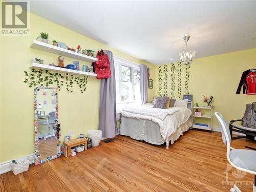 571 Duff Crescent, Beacon Hill North - South And Area (2102 - Beacon Hill North), ON - Indoor Photo Showing Bedroom