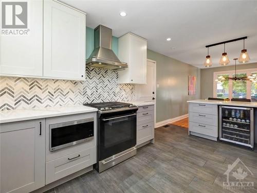 571 Duff Crescent, Beacon Hill North - South And Area (2102 - Beacon Hill North), ON - Indoor Photo Showing Kitchen With Upgraded Kitchen