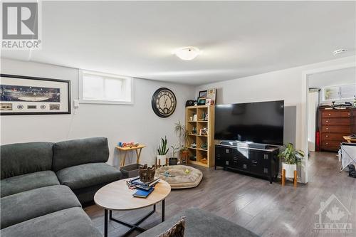 243 Clare Street, Ottawa, ON - Indoor Photo Showing Living Room