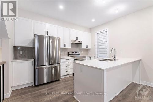 193 Beebalm Crescent, Ottawa, ON - Indoor Photo Showing Kitchen With Stainless Steel Kitchen With Double Sink With Upgraded Kitchen