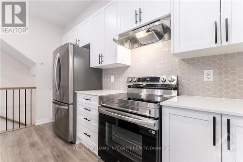 193 Beebalm Crescent, Ottawa, ON - Indoor Photo Showing Kitchen With Stainless Steel Kitchen With Upgraded Kitchen