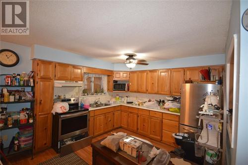 6096 Birch Lane, Lambton Shores, ON - Indoor Photo Showing Kitchen With Double Sink