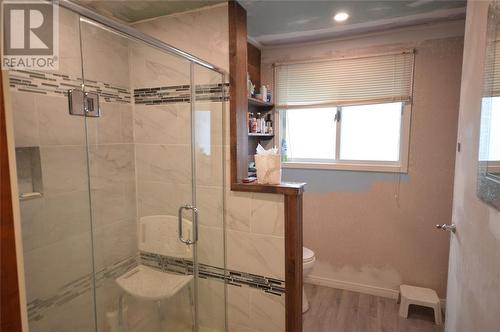 6096 Birch Lane, Lambton Shores, ON - Indoor Photo Showing Bathroom