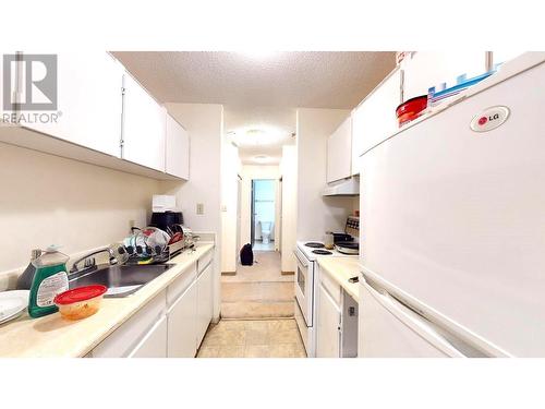 1804 Alpine Drive Unit# 210, Elkford, BC - Indoor Photo Showing Kitchen