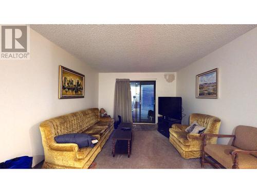 1804 Alpine Drive Unit# 210, Elkford, BC - Indoor Photo Showing Living Room