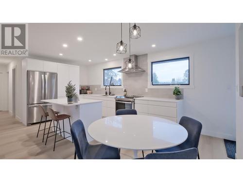 935 Mckay Road, West Kelowna, BC - Indoor Photo Showing Dining Room