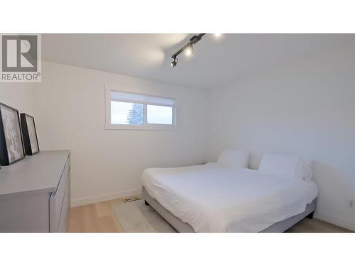 935 Mckay Road, West Kelowna, BC - Indoor Photo Showing Bedroom