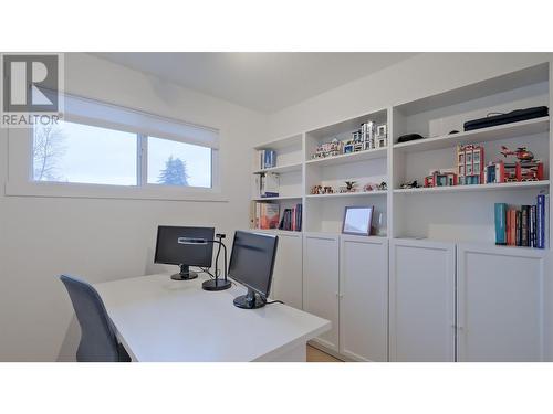 935 Mckay Road, West Kelowna, BC - Indoor Photo Showing Office