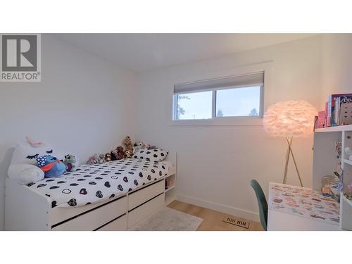 935 Mckay Road, West Kelowna, BC - Indoor Photo Showing Bedroom