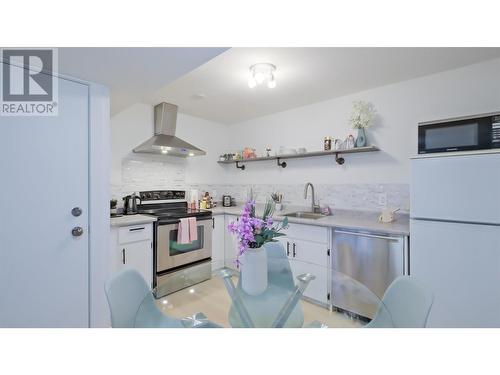 Suite Kitchen - 935 Mckay Road, West Kelowna, BC - Indoor Photo Showing Kitchen