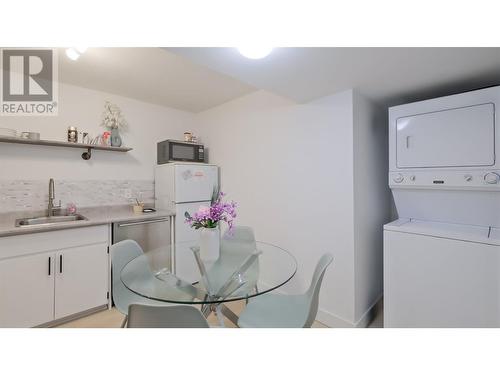 Suite Kitchen - 935 Mckay Road, West Kelowna, BC - Indoor Photo Showing Laundry Room