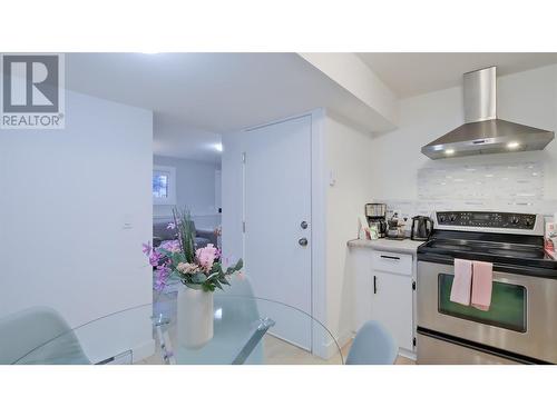 935 Mckay Road, West Kelowna, BC - Indoor Photo Showing Kitchen