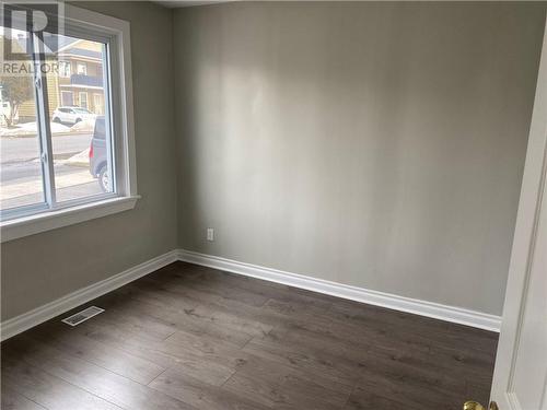 Livingroom - 408 Seventh Street, Cornwall, ON - Indoor Photo Showing Other Room