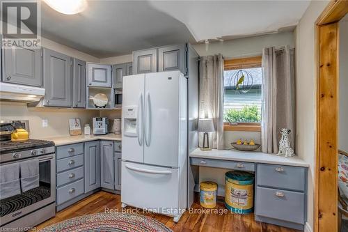 68 Mcnab Street E, Centre Wellington (Elora/Salem), ON - Indoor Photo Showing Kitchen