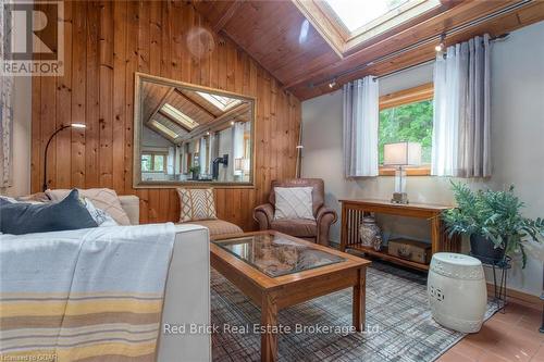 68 Mcnab Street E, Centre Wellington (Elora/Salem), ON - Indoor Photo Showing Living Room