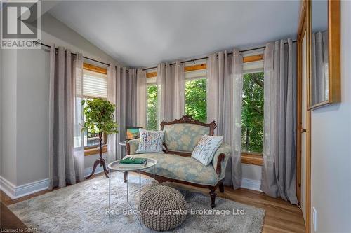 68 Mcnab Street E, Centre Wellington (Elora/Salem), ON - Indoor Photo Showing Living Room