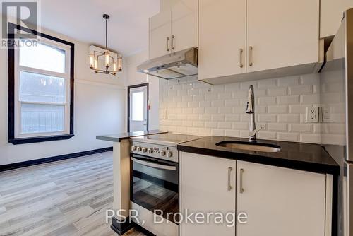 3 - 260 Sherbourne Street, Toronto, ON - Indoor Photo Showing Kitchen