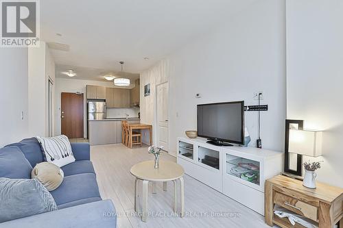 1119 - 8323 Kennedy Road, Markham, ON - Indoor Photo Showing Living Room