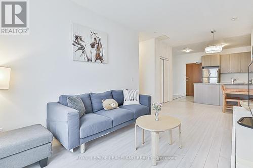 1119 - 8323 Kennedy Road, Markham, ON - Indoor Photo Showing Living Room