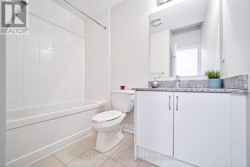 50 - 719 Lawrence Avenue W, Toronto, ON - Indoor Photo Showing Bathroom