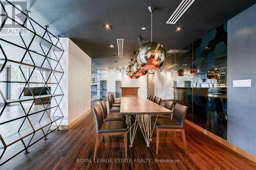 409 - 106 Dovercourt Road W, Toronto, ON - Indoor Photo Showing Dining Room