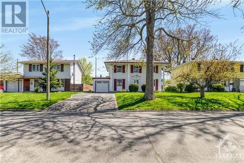 714 Buxton Crescent Unit#A, Ottawa, ON - Outdoor With Facade