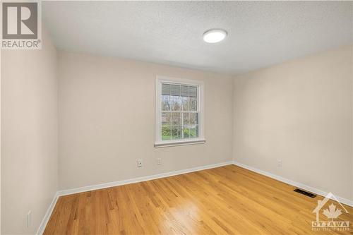 714 Buxton Crescent Unit#A, Ottawa, ON - Indoor Photo Showing Other Room