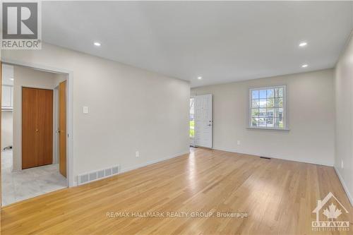 A - 714 Buxton Crescent, Ottawa, ON - Indoor Photo Showing Other Room