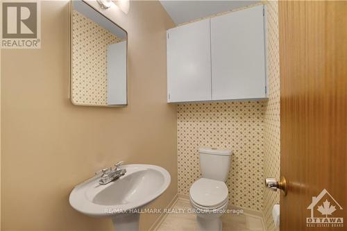 A - 714 Buxton Crescent, Ottawa, ON - Indoor Photo Showing Bathroom