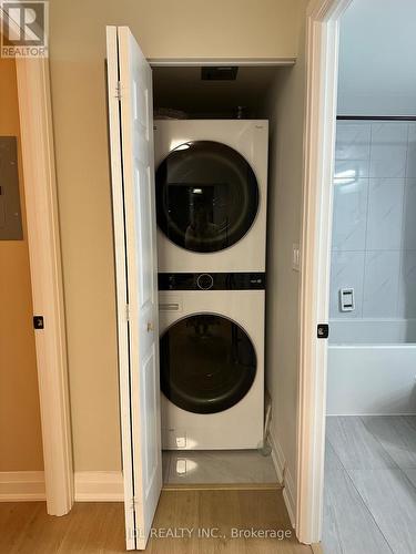 1507 - 1 Pemberton Avenue, Toronto, ON - Indoor Photo Showing Laundry Room