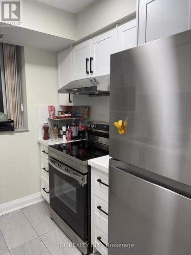 1507 - 1 Pemberton Avenue, Toronto, ON - Indoor Photo Showing Kitchen