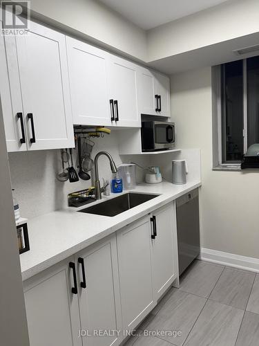 1507 - 1 Pemberton Avenue, Toronto, ON - Indoor Photo Showing Kitchen