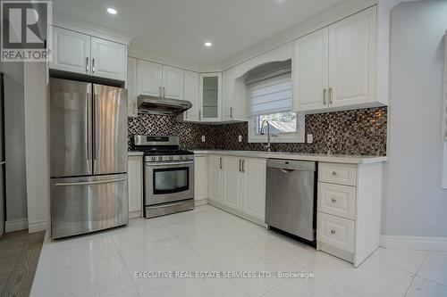 46 Willowbrook Drive, Whitby, ON - Indoor Photo Showing Kitchen