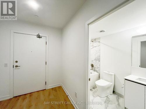 1533 - 1100 Sheppard Avenue W, Toronto, ON - Indoor Photo Showing Bathroom