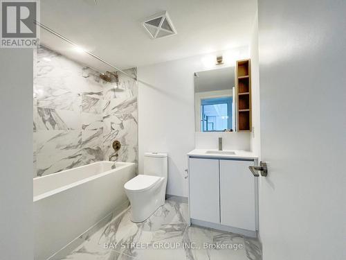 1533 - 1100 Sheppard Avenue W, Toronto, ON - Indoor Photo Showing Bathroom