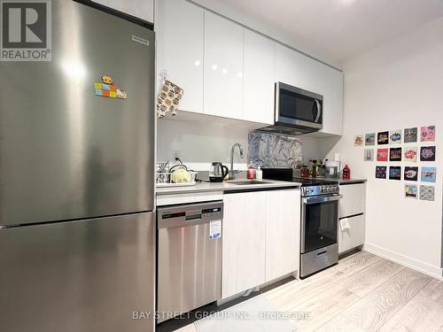 209 - 11 Maryport Avenue, Toronto, ON - Indoor Photo Showing Kitchen With Stainless Steel Kitchen