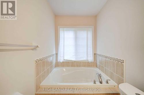 66 Port Arthur Crescent, Richmond Hill, ON - Indoor Photo Showing Bathroom