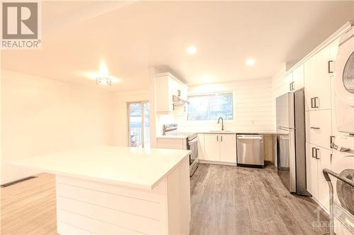 18 Majestic Drive Unit#A, Ottawa, ON - Indoor Photo Showing Kitchen