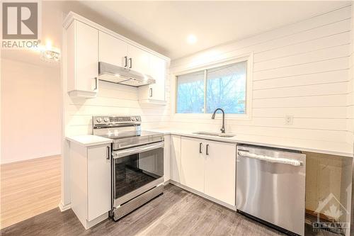 18 Majestic Drive Unit#A, Ottawa, ON - Indoor Photo Showing Kitchen With Stainless Steel Kitchen