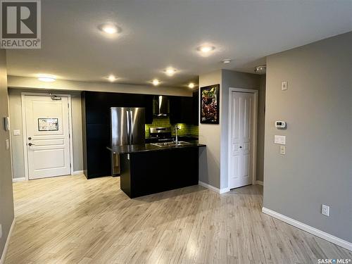 3302 106 Willis Crescent, Saskatoon, SK - Indoor Photo Showing Kitchen