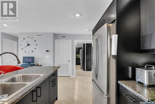 3302 106 Willis Crescent, Saskatoon, SK - Indoor Photo Showing Kitchen With Double Sink