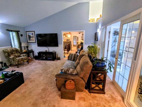 6477 179A Street, Surrey, BC - Indoor Photo Showing Living Room