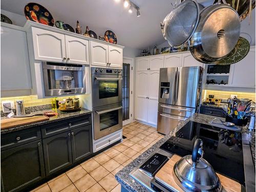 6477 179A Street, Surrey, BC - Indoor Photo Showing Kitchen