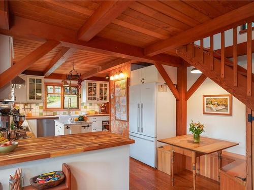 321 Stark Rd, Salt Spring, BC 