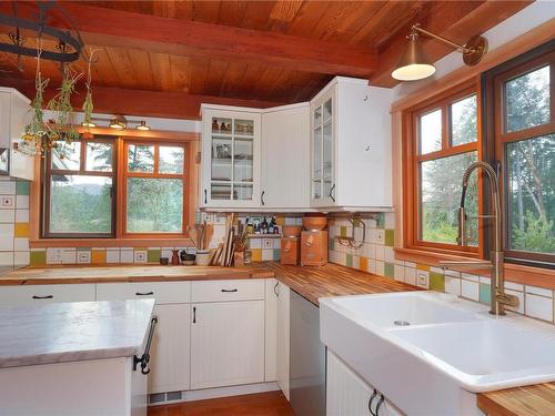 321 Stark Rd, Salt Spring, BC 