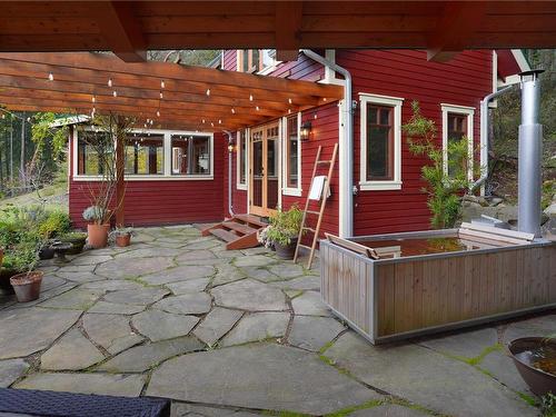 321 Stark Rd, Salt Spring, BC 